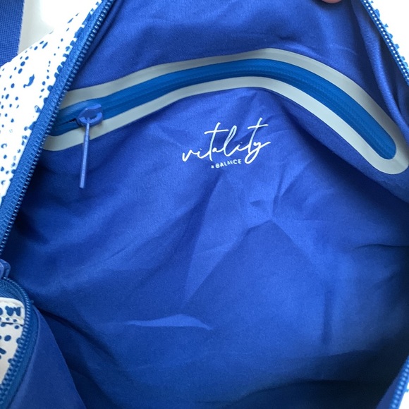 Blue and white vitality duffle / gym bag - Picture 6 of 8